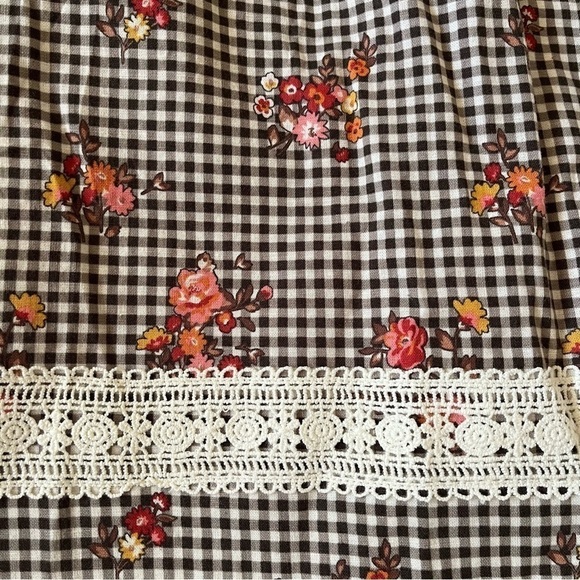 Wildflowers brown gingham print sleeveless dress with delicate warm floral print - Picture 3 of 8